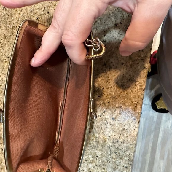 Vintage early - mid 80’s Louis Vuitton Kiss Lock Pouch - Picture 3 of 3